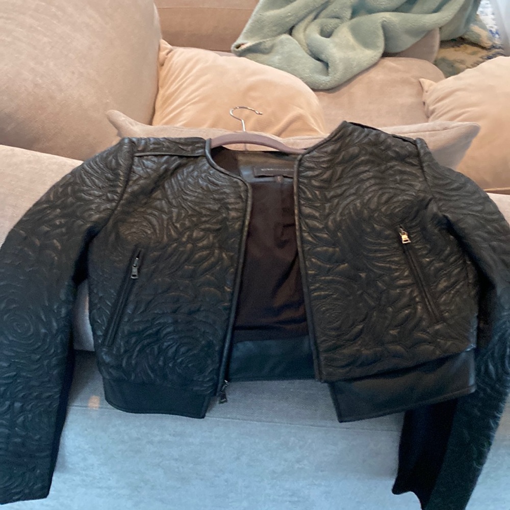 Cropped leather jacket